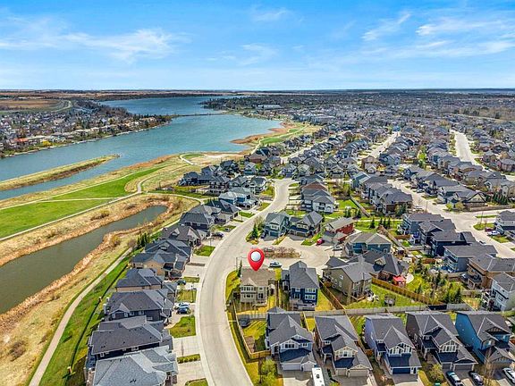 3rd image of 229 S Stonemere Bay