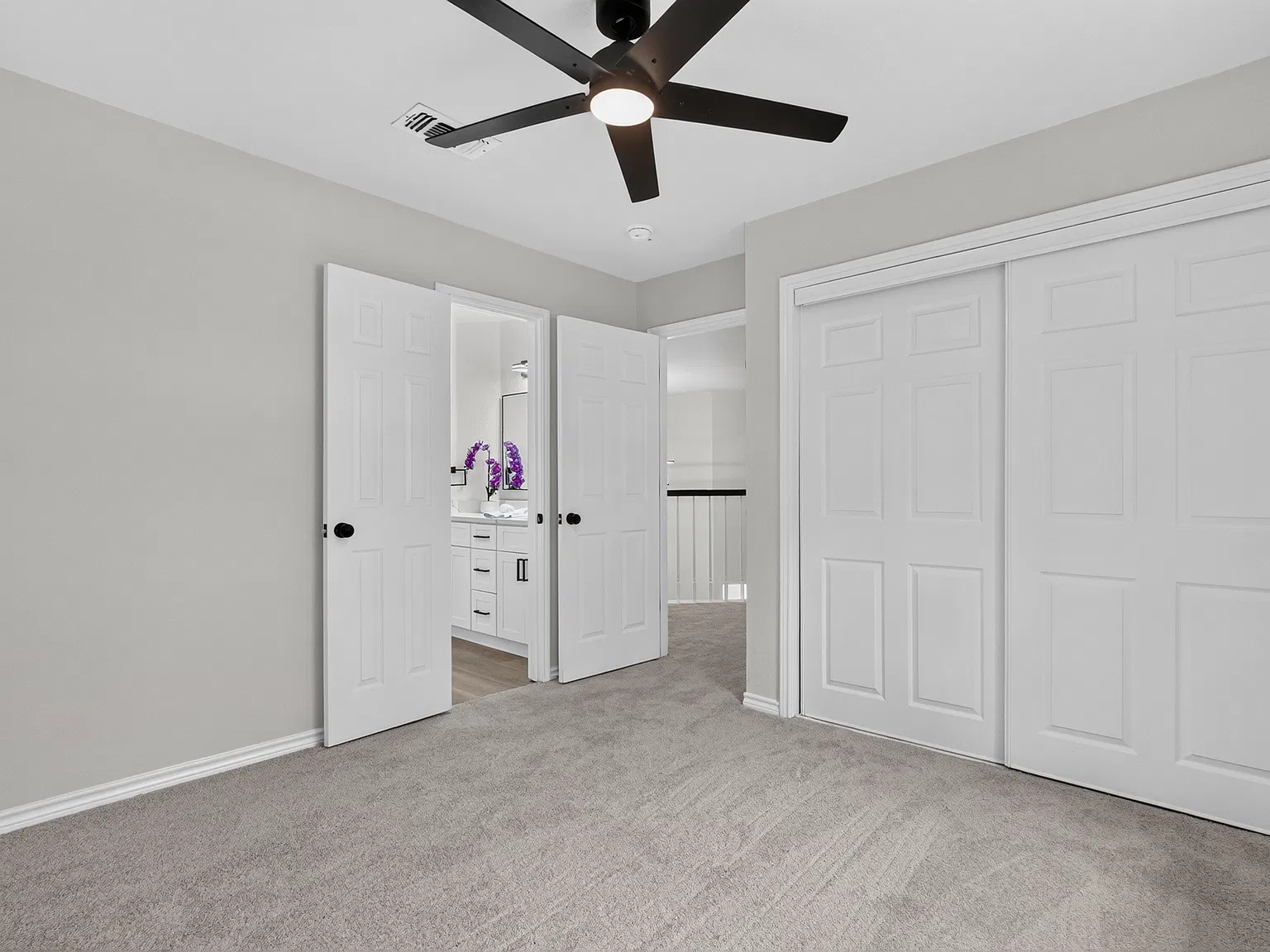 4 bed, 2515 sqft, $3,500 — Photo 2