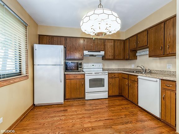 3rd image of 10332 Parkside Ave APT 4