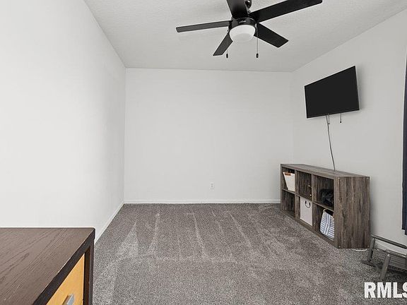4th image of 4186 Fairview Dr APT 6