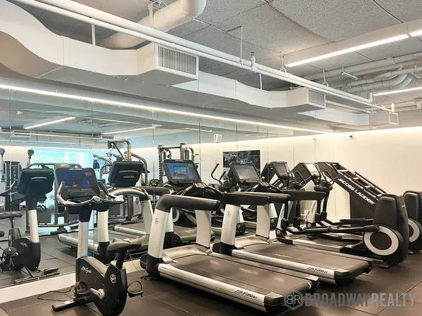 1289 Lexington Avenue image 18 of 23