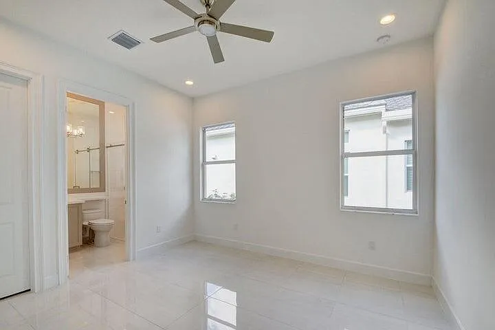 12832 Veneto Springs Dr — Photo 18