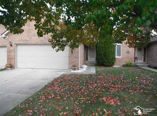 22189 Brehmer Ct, Trenton, MI 48183