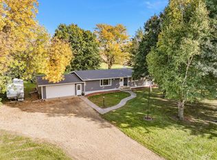 11404 330th Ave, Blue Earth, MN 56013