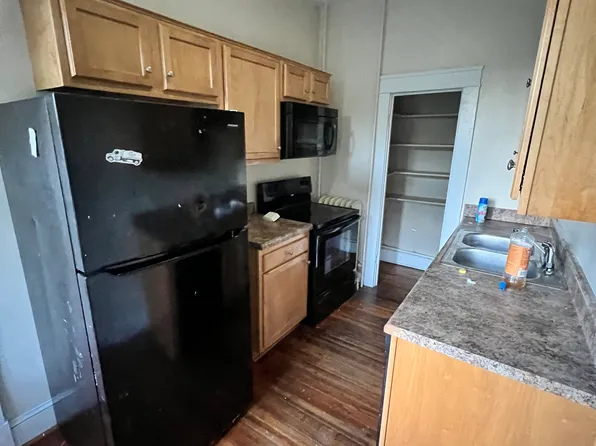 716 4th St SW APT 3, Roanoke, VA 24016