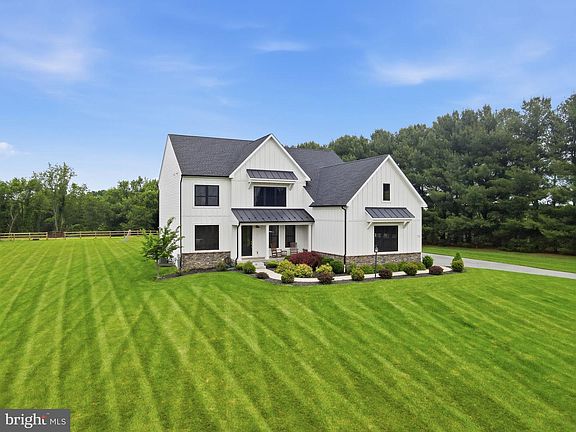 2nd image of 330 Brookfield Dr