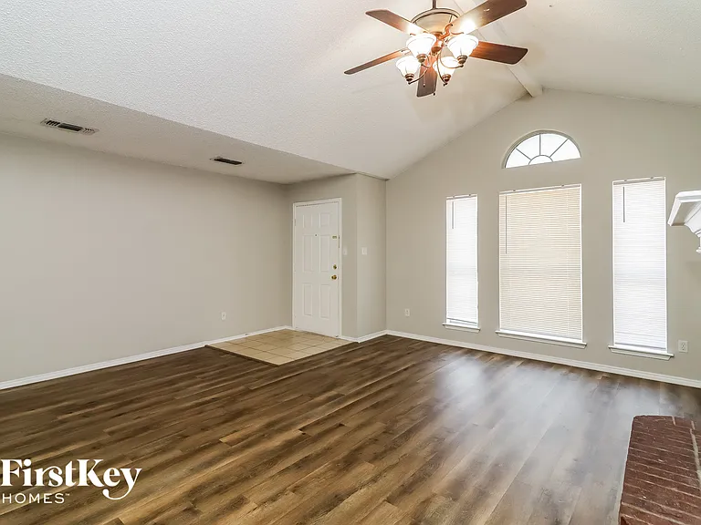 7213 Ashbourne Way — Photo 2