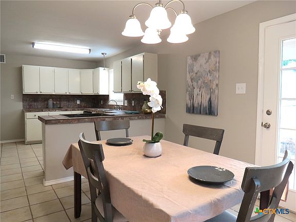 5th image of 272 Wildflower Ln