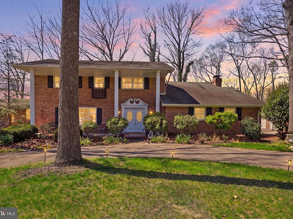 1st image of 4041 Robinhood Dr