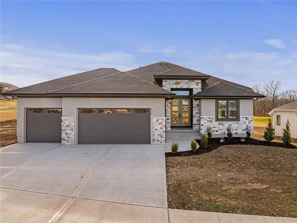 1st image of 605 Hampstead Dr