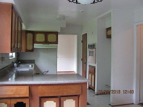 4th image of 8033 Debonair Ct