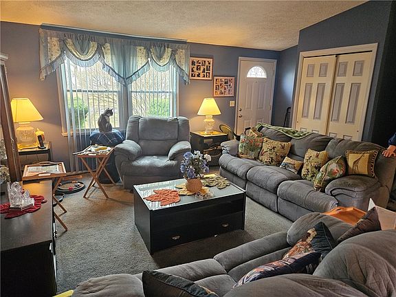 3rd image of 84 Wayfaring Ln