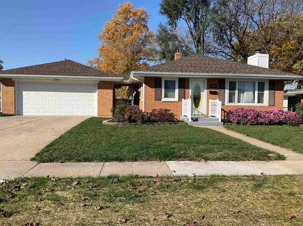 6208 Browns Pkwy, Loves Park, IL 61111