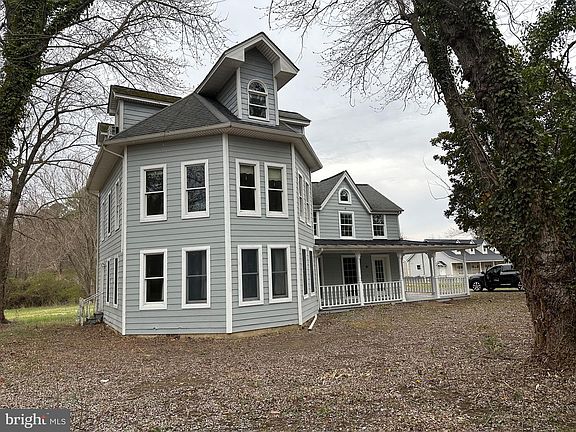 3rd image of 11085 Lloyd Point Rd