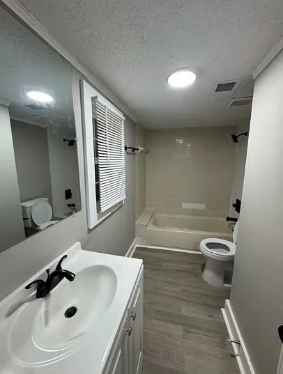 1006 Emmie St — Photo 4