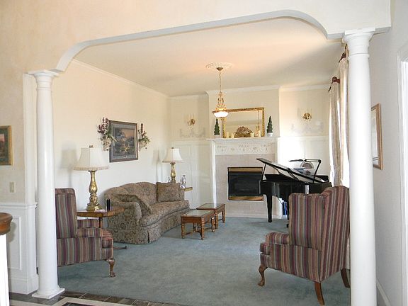 Second sitting area.