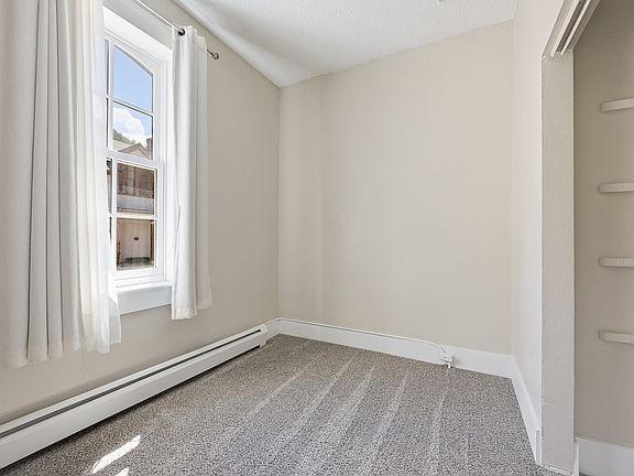 5th image of 401 Rose St #2