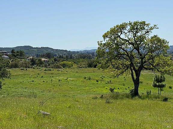 5th image of 2186 Monticello Road