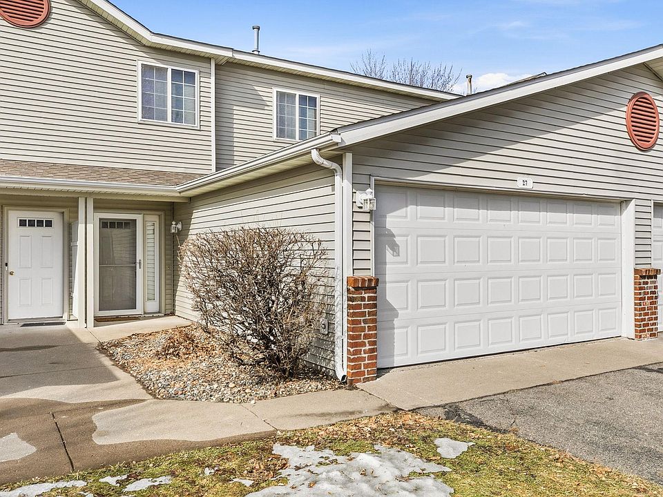 1st image of 939 Cypress Rd Unit 27