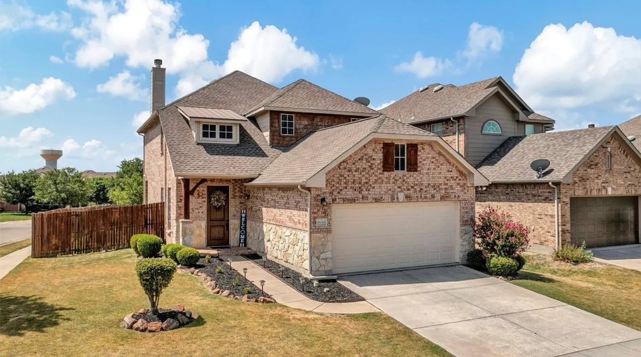16048 Crosslake Ct — Photo 1