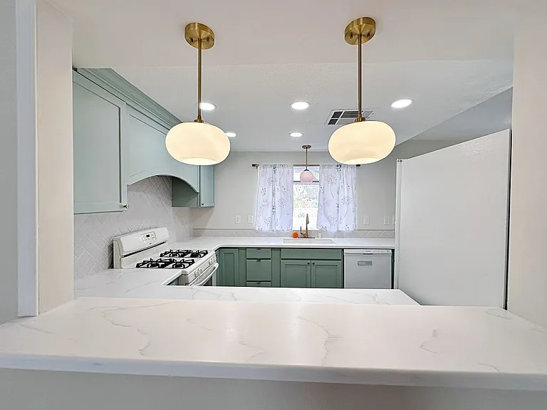 3317 Surfline Dr — Photo 16