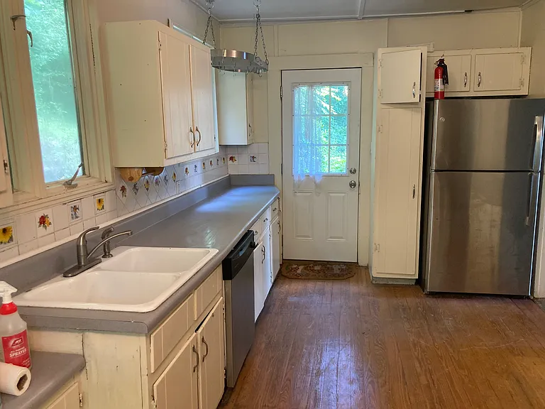 904 Shingle Rd — Photo 11