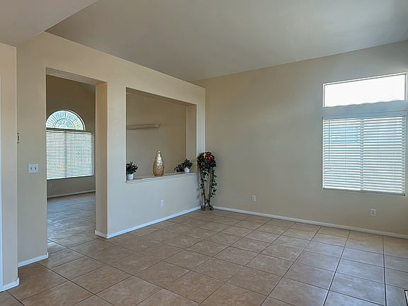5th image of 3472 Meridale Dr