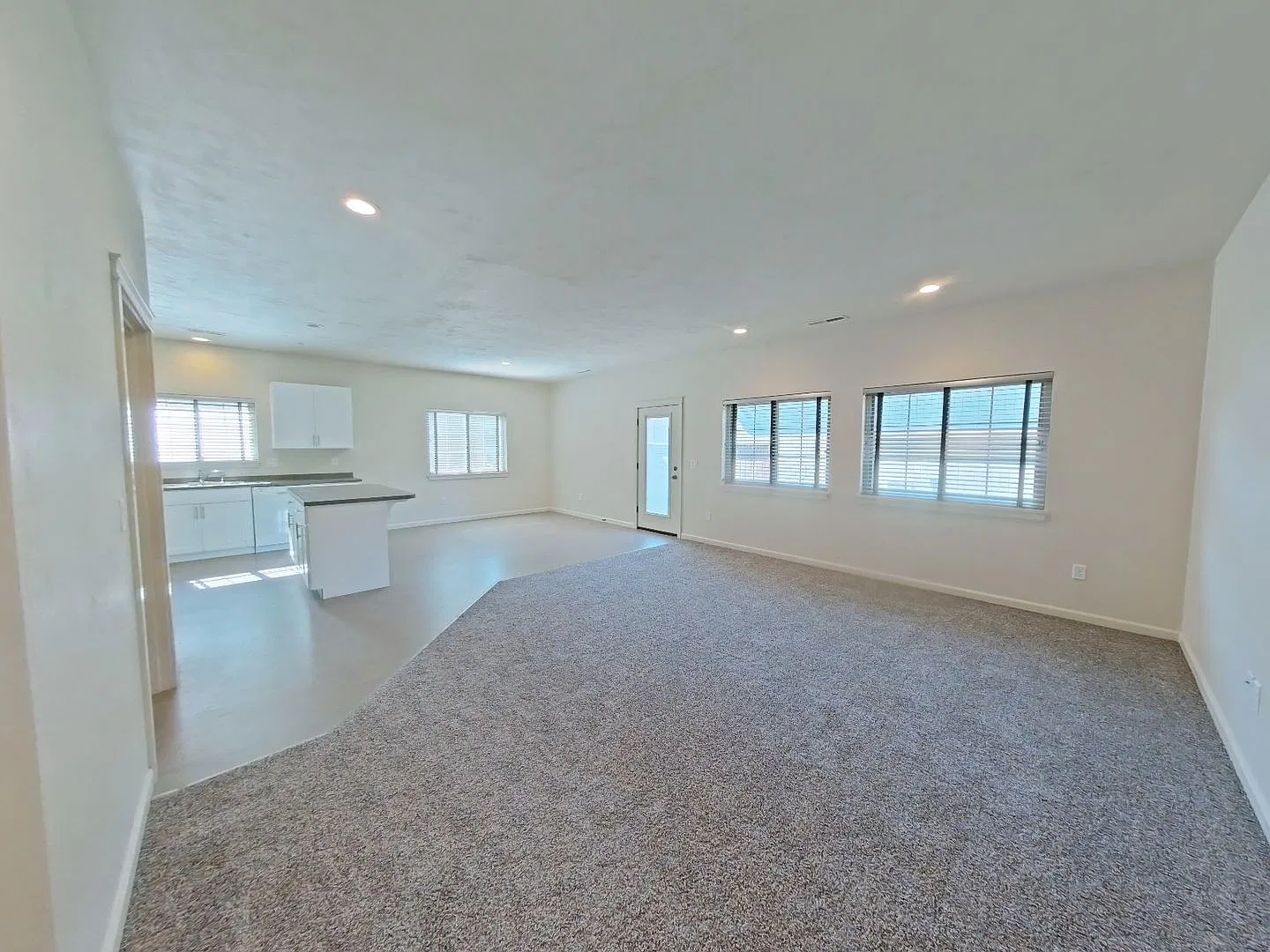 Newer 3 bedroom, 2 bathroom home with 2 car garage — Photo 3