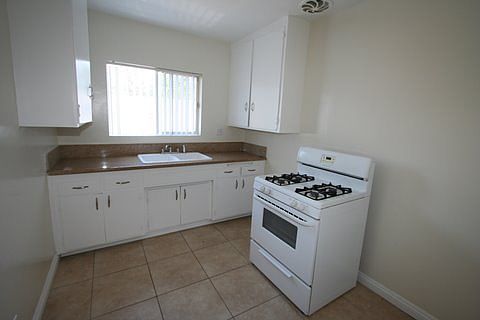 5th image of 390 N Cerritos Ave APT 5