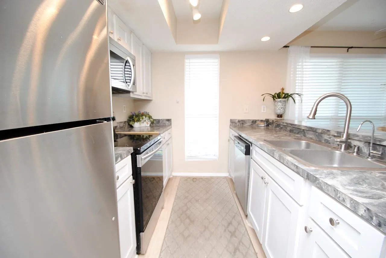 2 bed, 2.5 bath, 1490 sqft, $1,650 — Photo 4