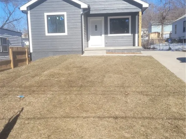2716 Morton Ave, Des Moines, IA 50317