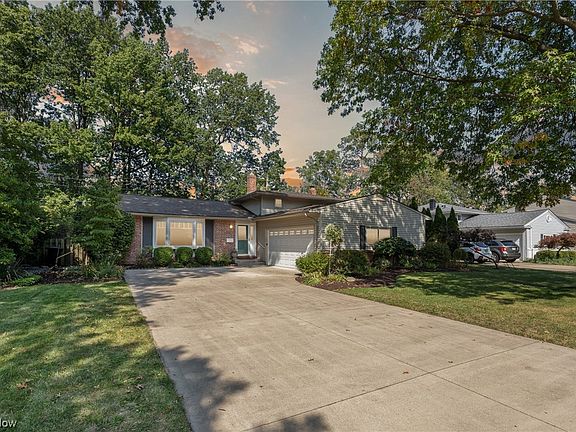 2nd image of 24396 Noreen Dr