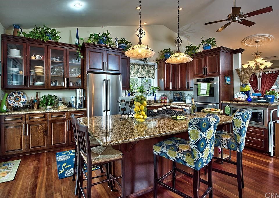 1st image of 3085 Edgewood Dr