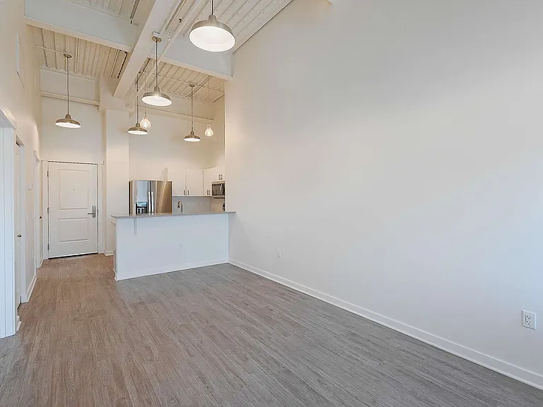 501 S Capitol Ave — Photo 137