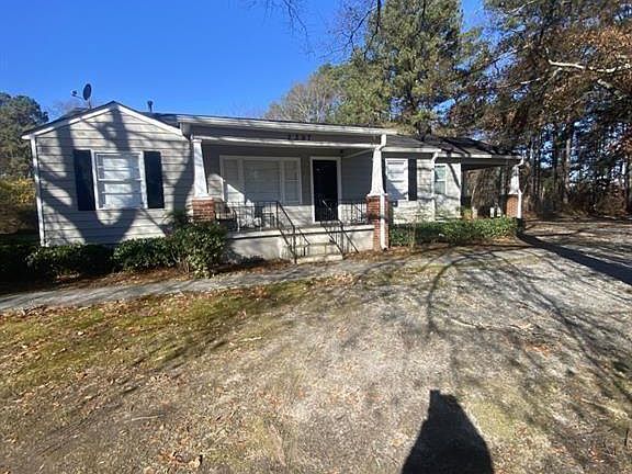 3rd image of 2397 Sandy Plains Rd