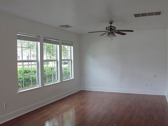 4th image of 3959 Carriage Park Row