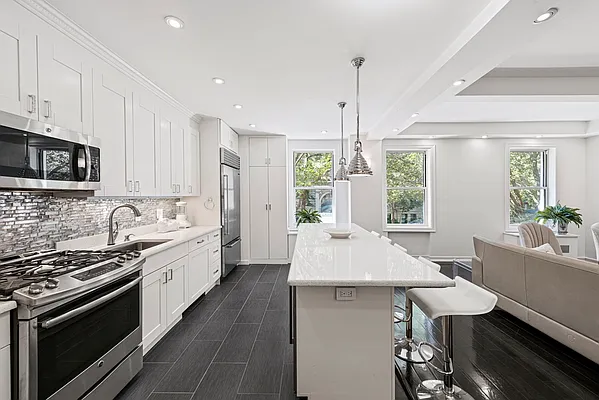 Sold by Compass | media 5