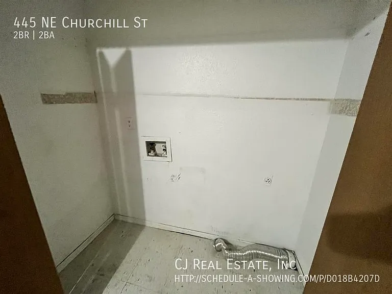 445 NE Churchill St — Photo 10