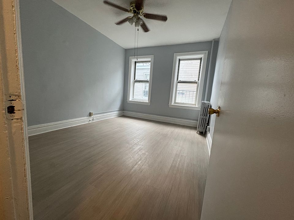 2nd image of 894 Kennedy Blvd #24