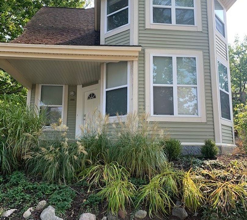 1st image of 1000 Sigsbee St SE