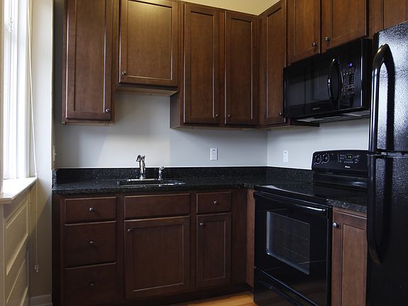 2nd image of 3869 Shenandoah Ave #B