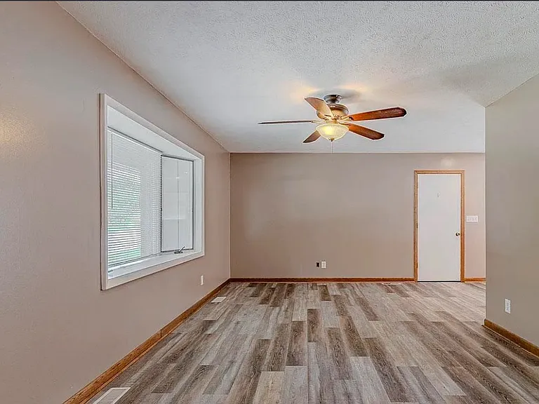 1414 Westwind Dr — Photo 17
