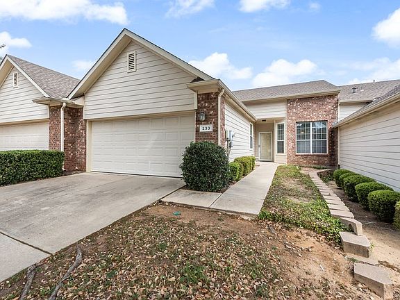5th image of 233 Heritage Hill Dr