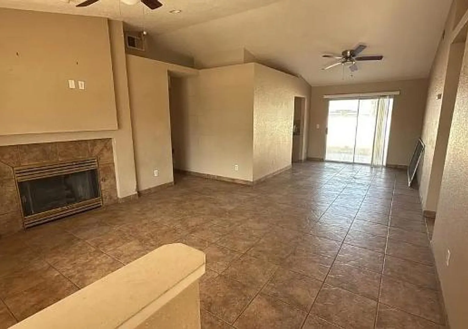 Charming Single Family Home! Available 8/10/2026 -Home Is Currently Occupied! — Photo 4
