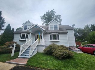 29 S New St, Hatboro, PA