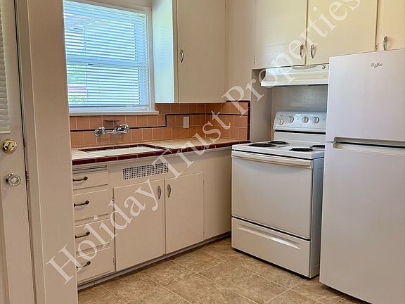 2nd image of 704 N St SE