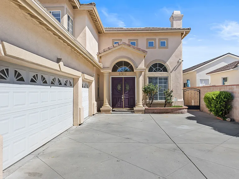 9911 Garibaldi Ave — Photo 2