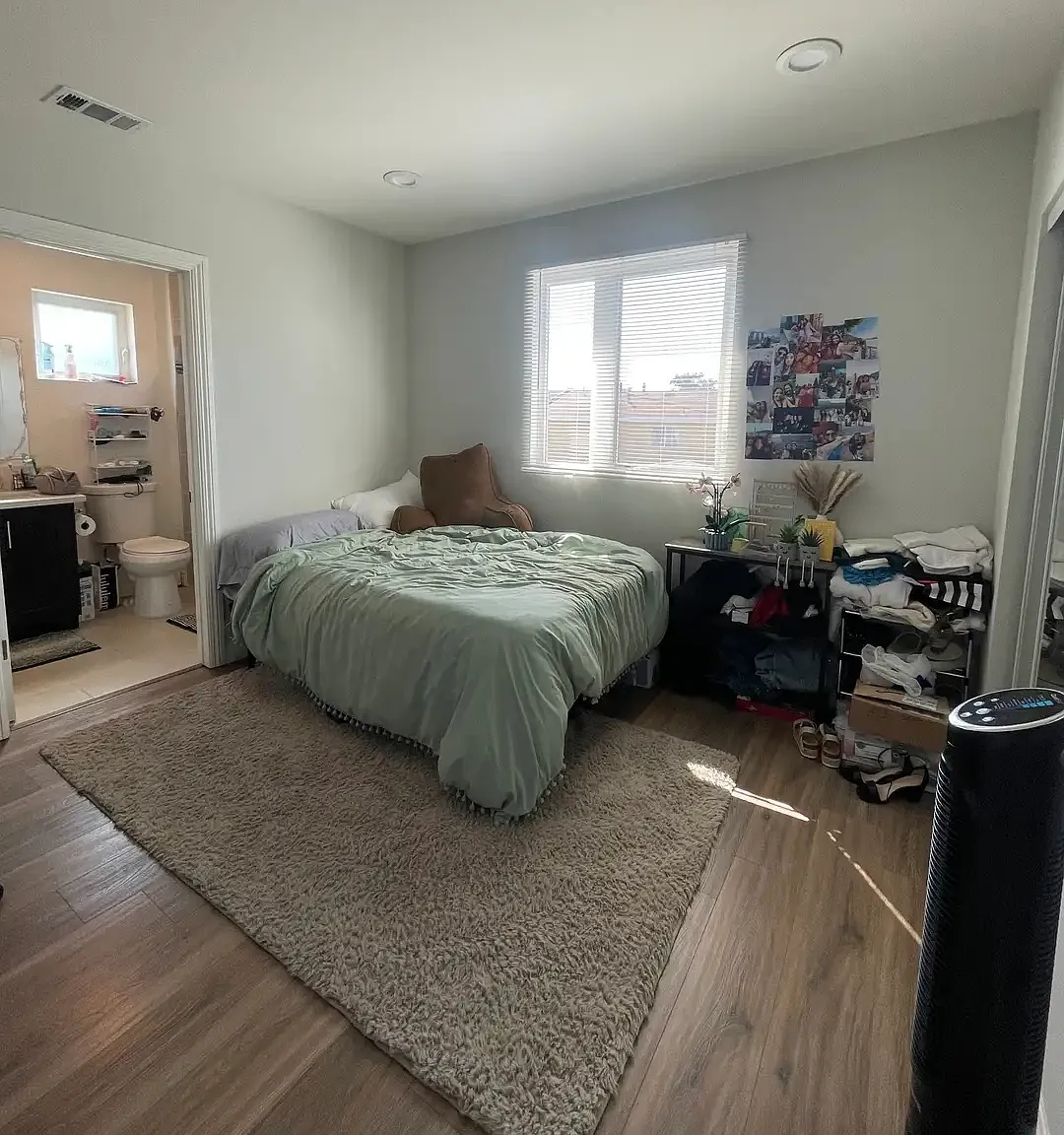 5 bed, 1750 sqft, $1,349 — Photo 2