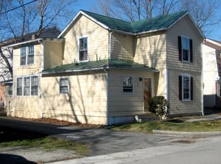 304 1st Ave APT E, Radford, VA 24141
