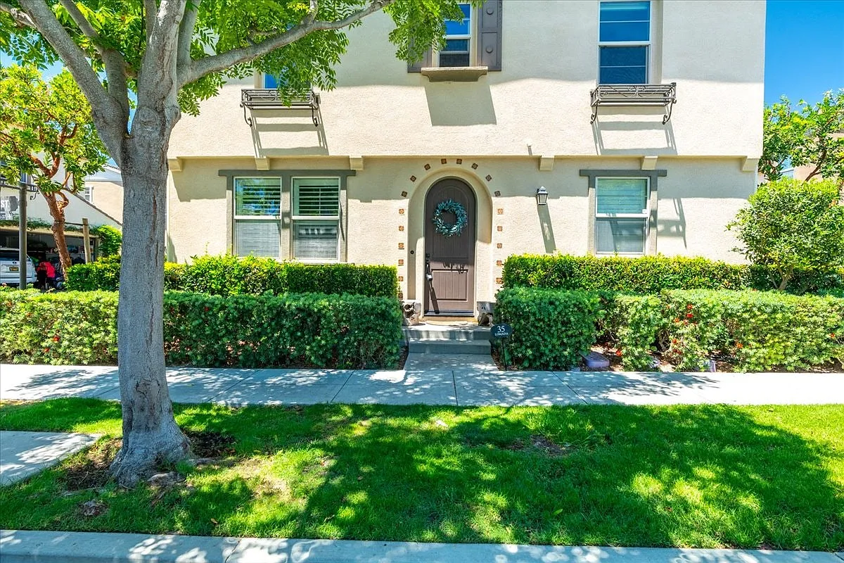 35 Lomada Street — Photo 1